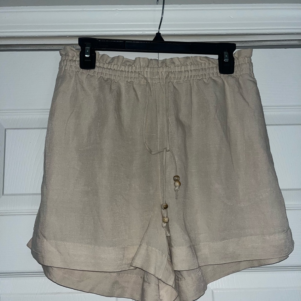 H&M High Waist Cream Shorts